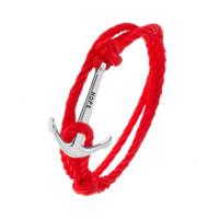 Czerwona bransoletka ze sznurków do owinięcia wokół ręki, kotwica srebrnego koloru z napisem