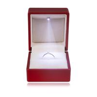 LED podarunkowe pudełeczko na pierścionki - matowy czerwony kolor, kwadrat
