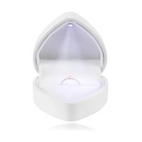 LED podarunkowe pudełeczko na pierścionki - serce, błyszczący biały kolor