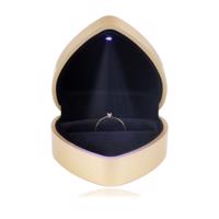 LED podarunkowe pudełeczko na pierścionki - serce, błyszczący złoty kolor