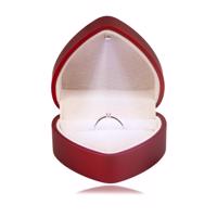LED upominkowe pudełeczko na pierścionki - serce, matowy czerwony kolor, beżowa poduszeczka