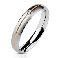 Stalowy pierścionek - srebrny, złoty rowek na środku oraz cyrkonia - Rozmiar : 49
