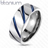 Tytanowy pierścionek srebrnego koloru, wysoki połysk, ukośne niebieskie nacięcia - Rozmiar : 57