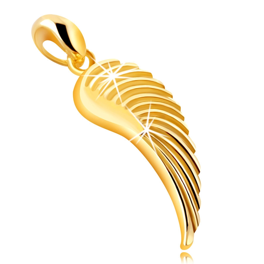 Zawieszka z żółtego złota 375 - anielskie skrzydło, błyszcząca grawerowana powierzchnia