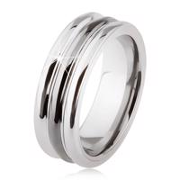 Wolframowy pierścionek o lśniącej powierzchni, dwa nacięcia, czarny i srebrny kolor - Rozmiar : 62